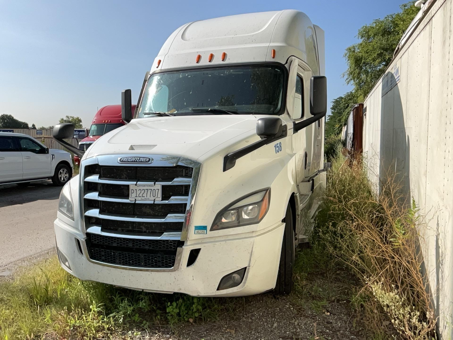 2022 Freightliner Cascadia 126 Sleeper Truck